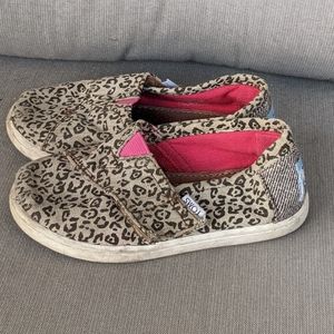 Leopard Cheetah Print Toms Sneakers Kids size 10